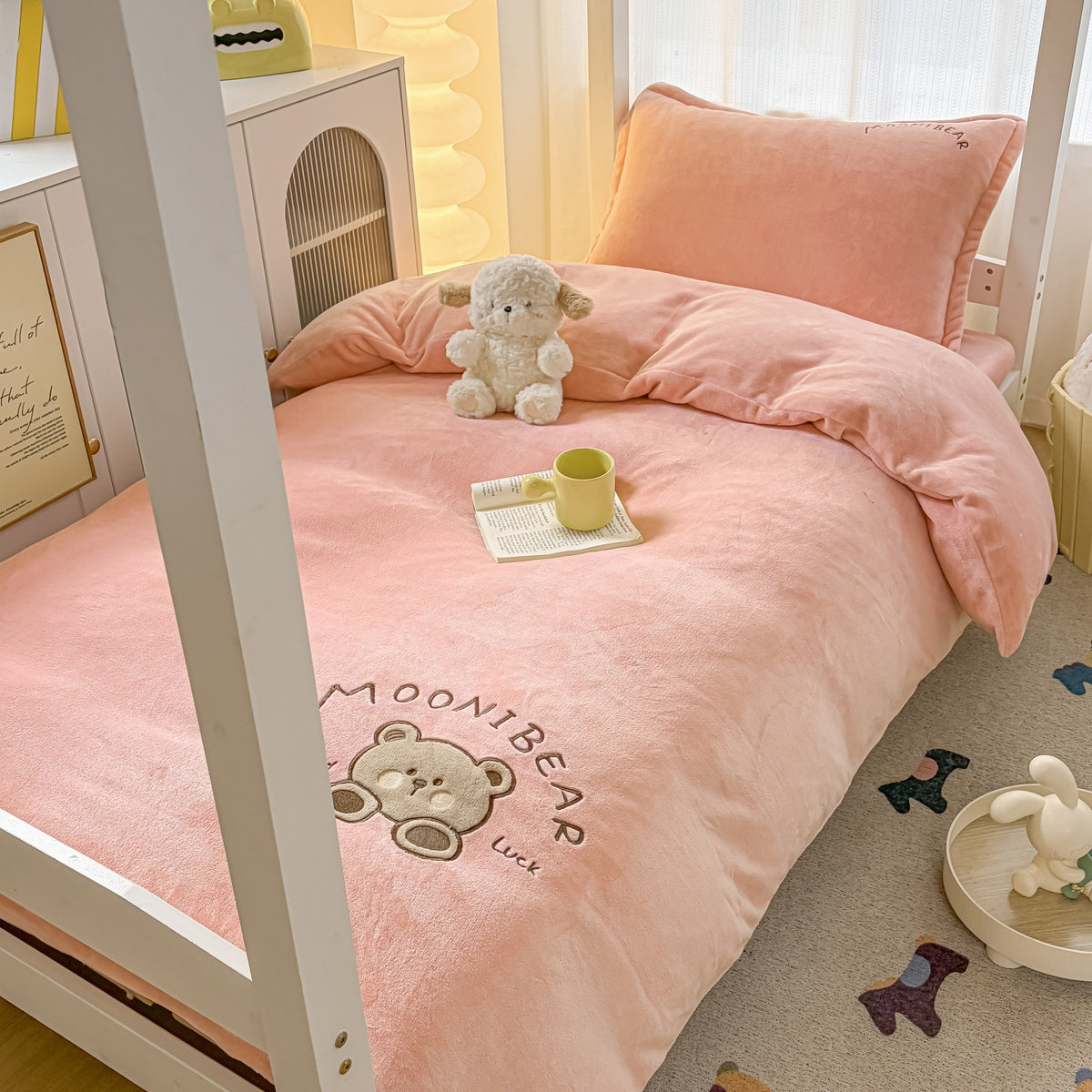 Plush Cartoon Bear Bedding Set