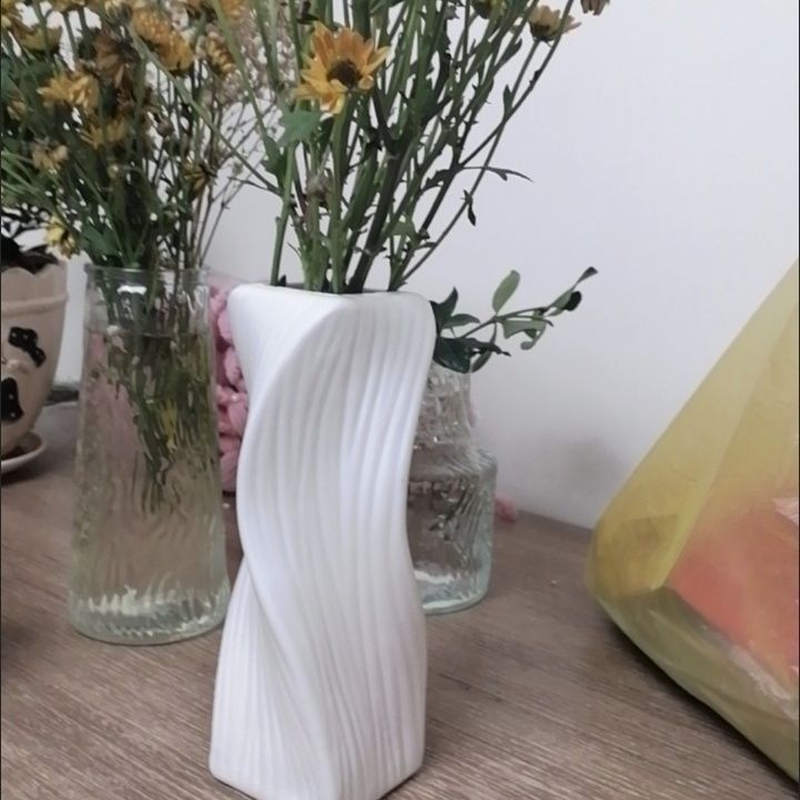 Artistic Wave-Patterned Decorative Sculpture