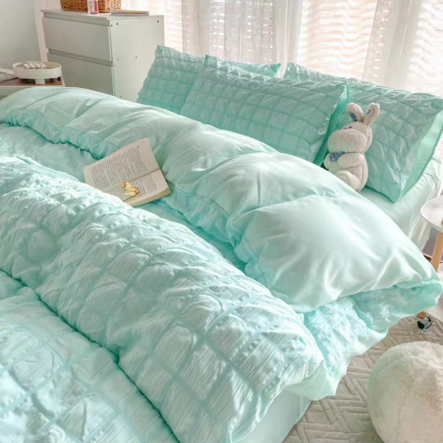 Luxurious Quilted Bedding Set Homeandso