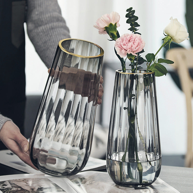 Dekoratives Glasstück zur Regaldekoration