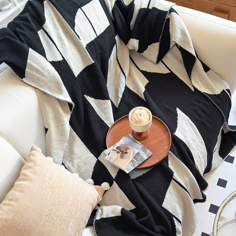 Cozy Abstract Patterned Throw Blanket