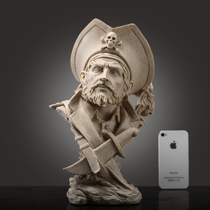 Pirate Captain Figurine Homeandso