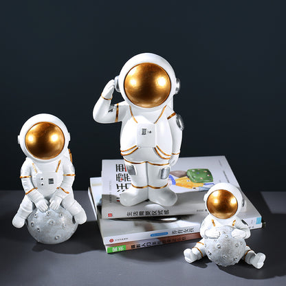 Astronaut-Themed Pen Holder Homeandso