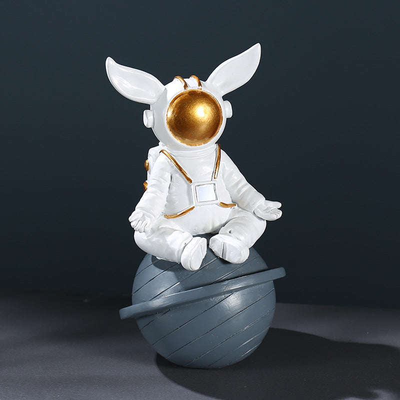 Astronaut-Themed Pen Holder Homeandso