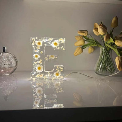 Harz-Flower-Night Light | LED-Decorative Lamp in Letter Shape