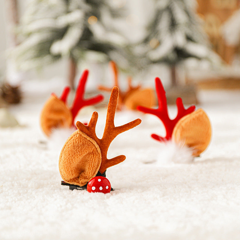 Adorable Holiday-Themed Pet Hat