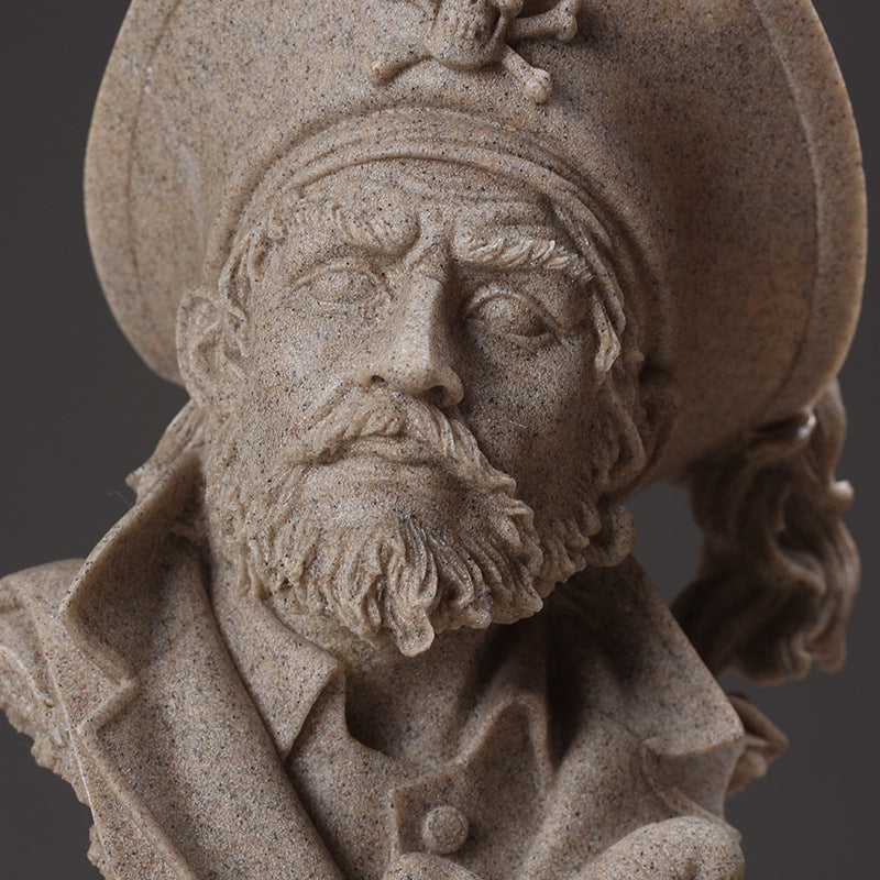 Pirate Captain Figurine Homeandso