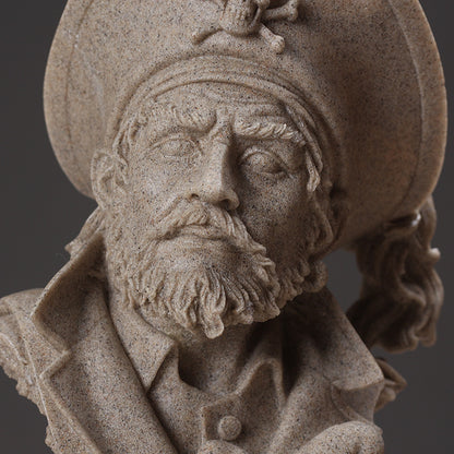 Pirate Captain Figurine Homeandso
