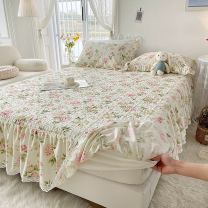 Quilted Floral Bedspread Set