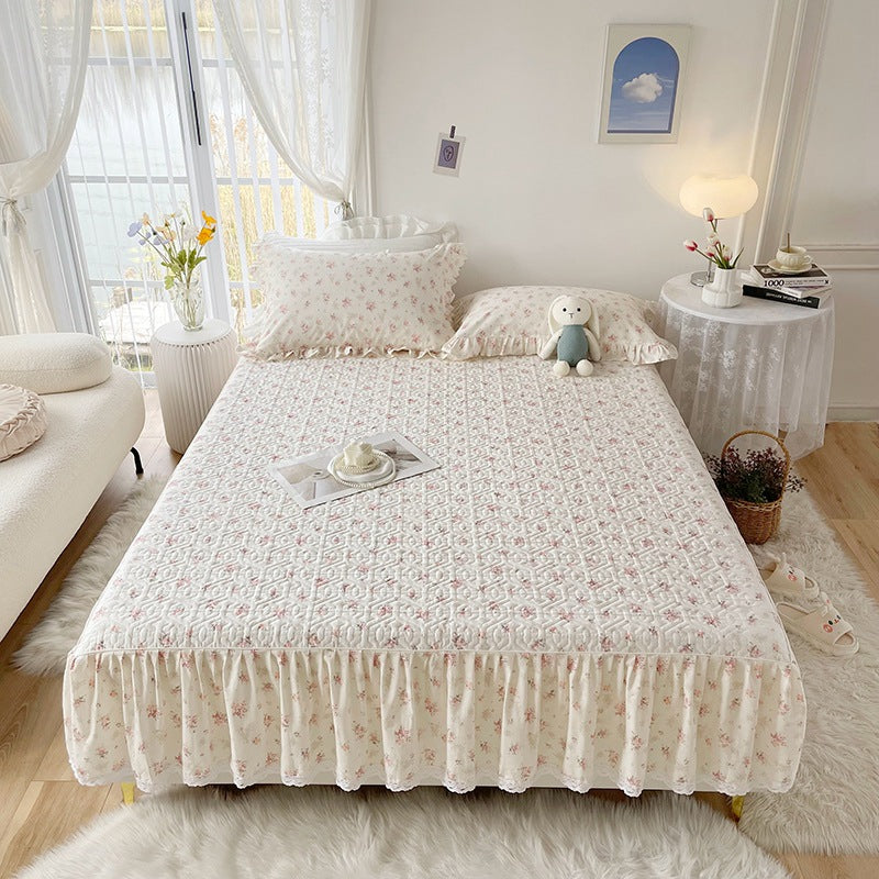 Quilted Floral Bedspread Set