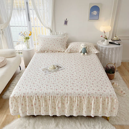 Quilted Floral Bedspread Set