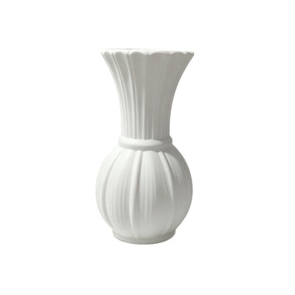 Elegant Ribbed Flower Vase