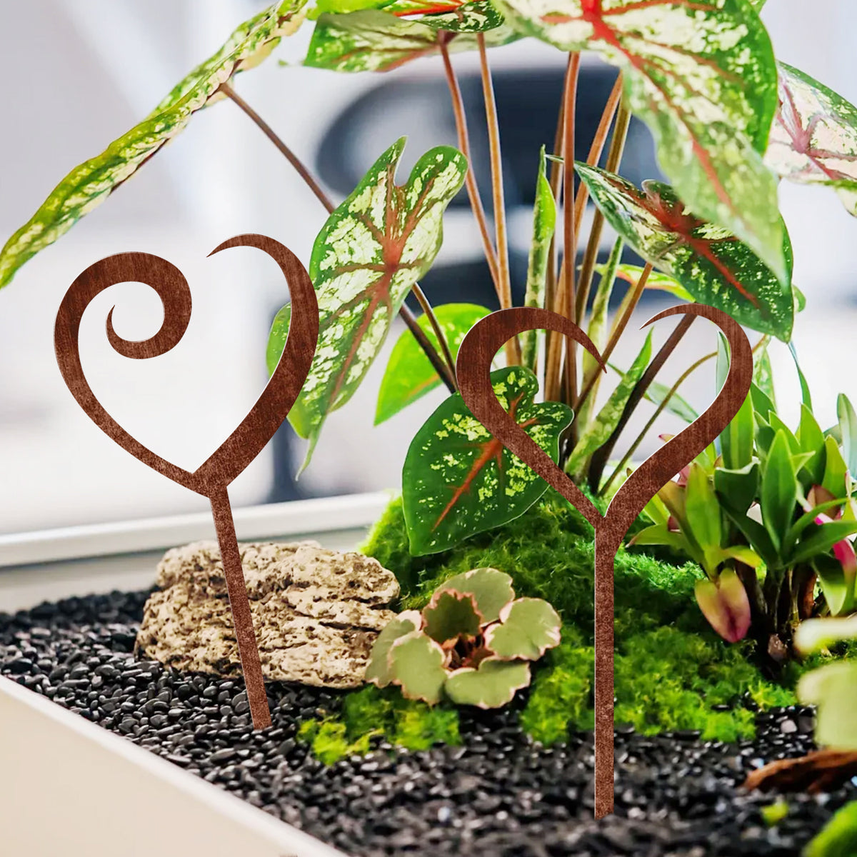 Decorative Heart-Shaped Garden Stakes Homeandso