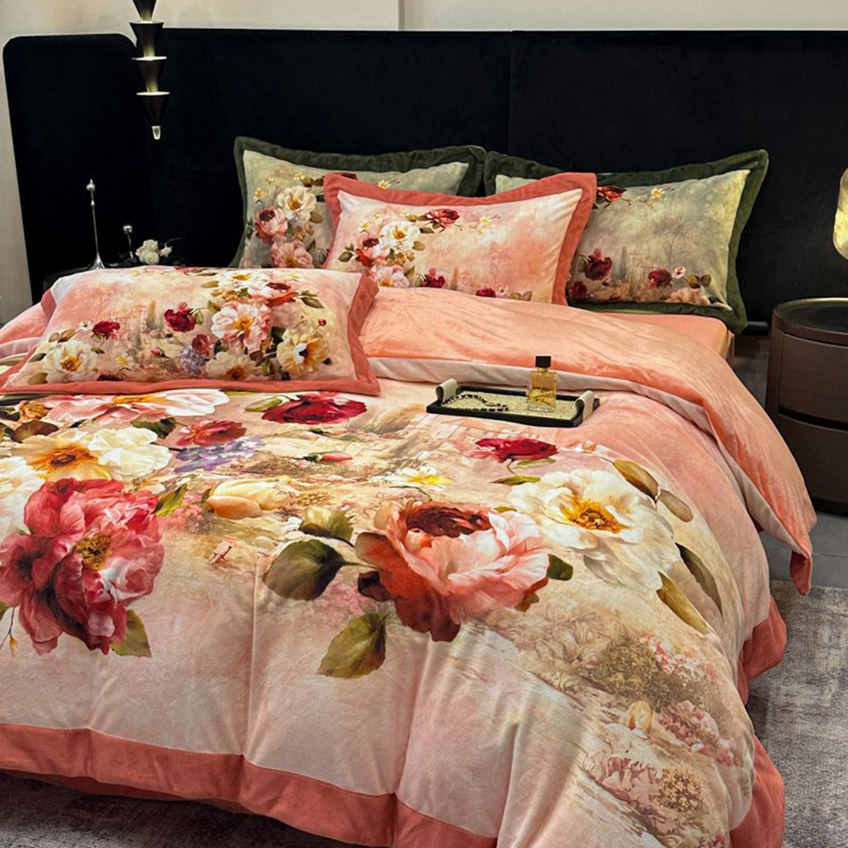 Floral Patterned Comforter Set