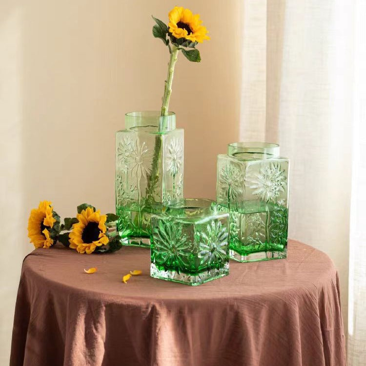 Elegante strukturierte Glastasse