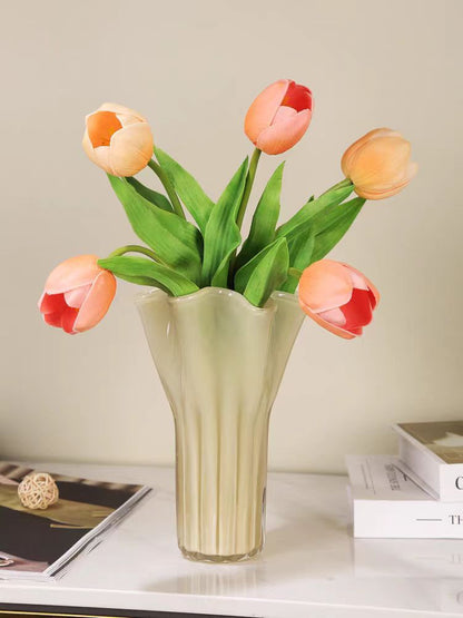 Elegante strukturierte Blumenvase