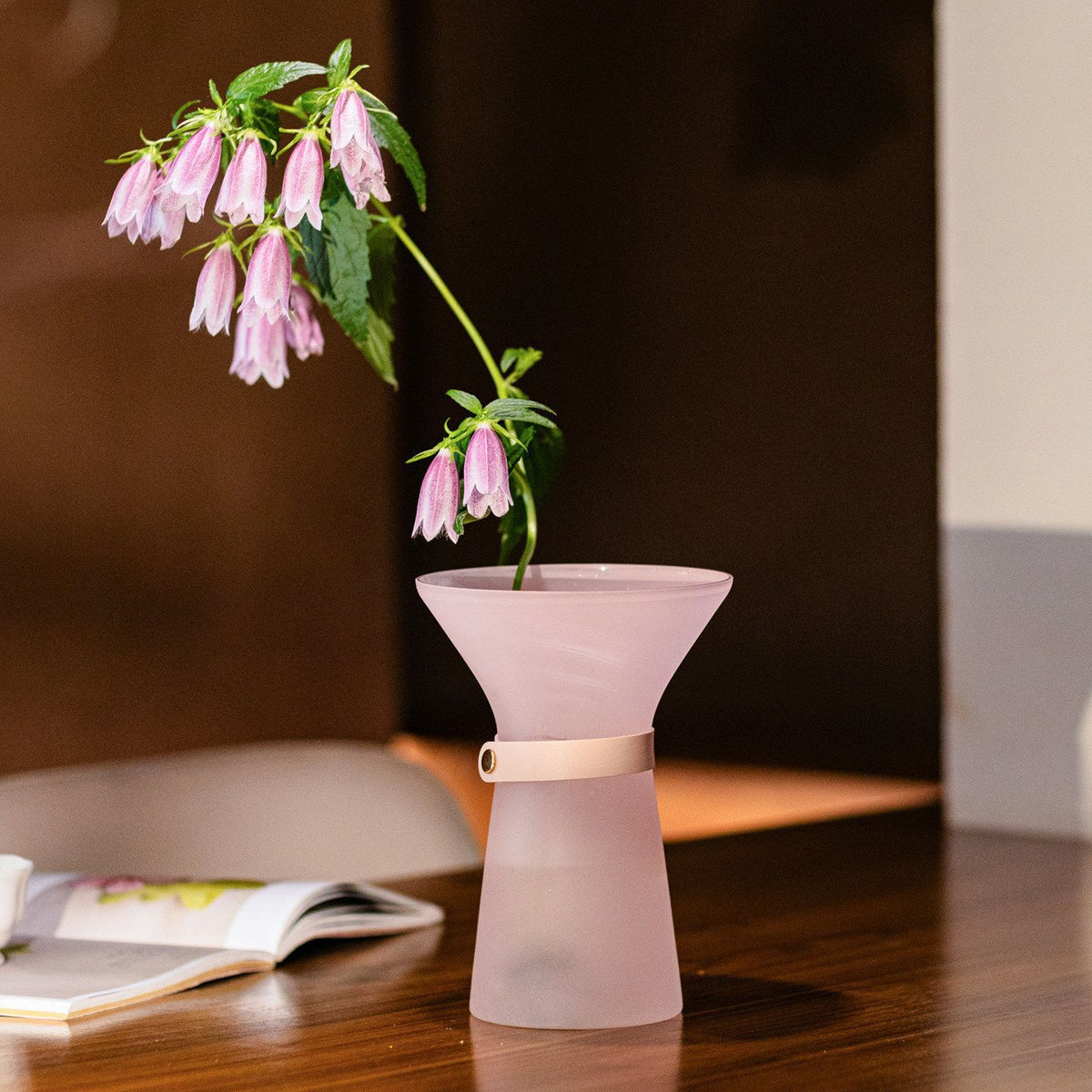 Künstlerischer Glasblumenhalter