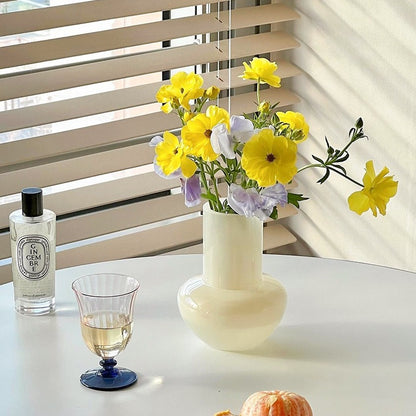 Zeitgenössische Glasblumenanzeige