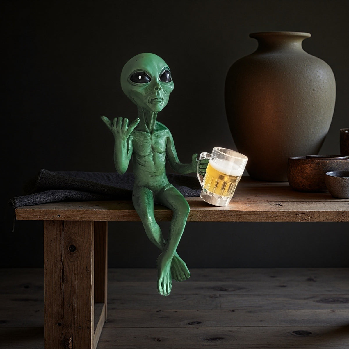 Alien Figurine Phone Holder Homeandso