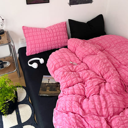 Luxurious Quilted Bedding Set Homeandso