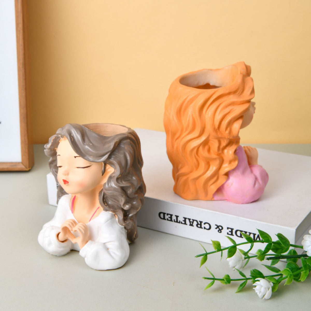 Cute Heart Gesture Figurine Homeandso
