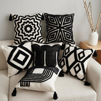 Geometrisch gemustertes Textil-Wurfkissen