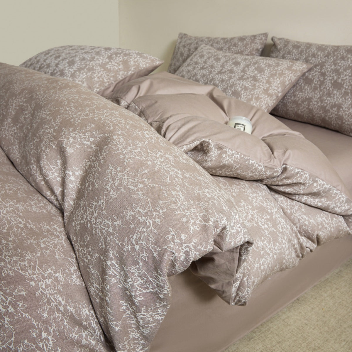 Embroidered Leaf Print Duvet Cover Set