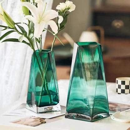 Geometrischer Glasblumenhalter