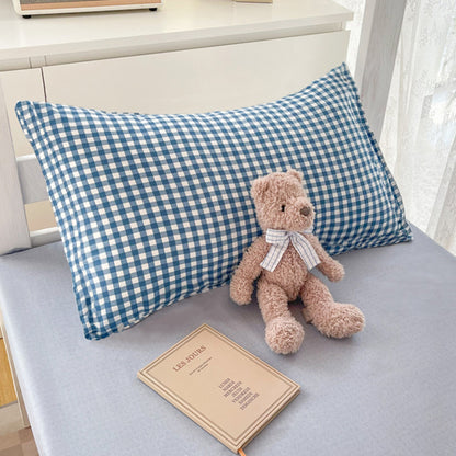 Stylish Plaid Bedding Set
