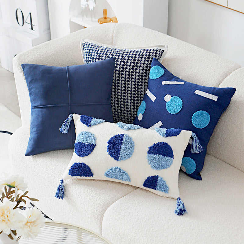 Houndstooth Pattern Decorative Throw Pillow