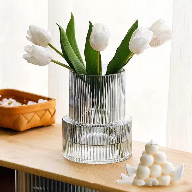 Elegante strukturierte Glastasse