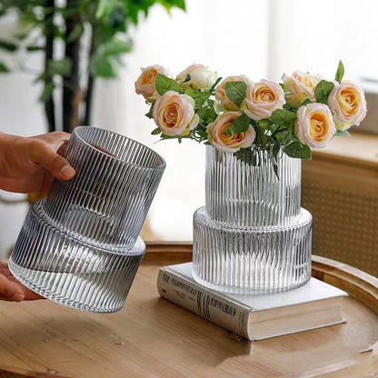 Elegante strukturierte Glastasse