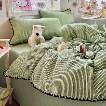 Striped Patchwork Quilt Set