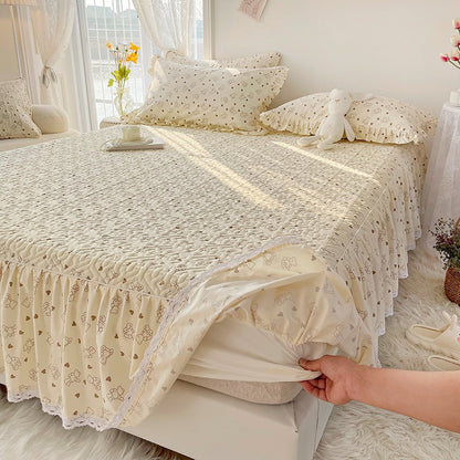 Quilted Floral Bedspread Set