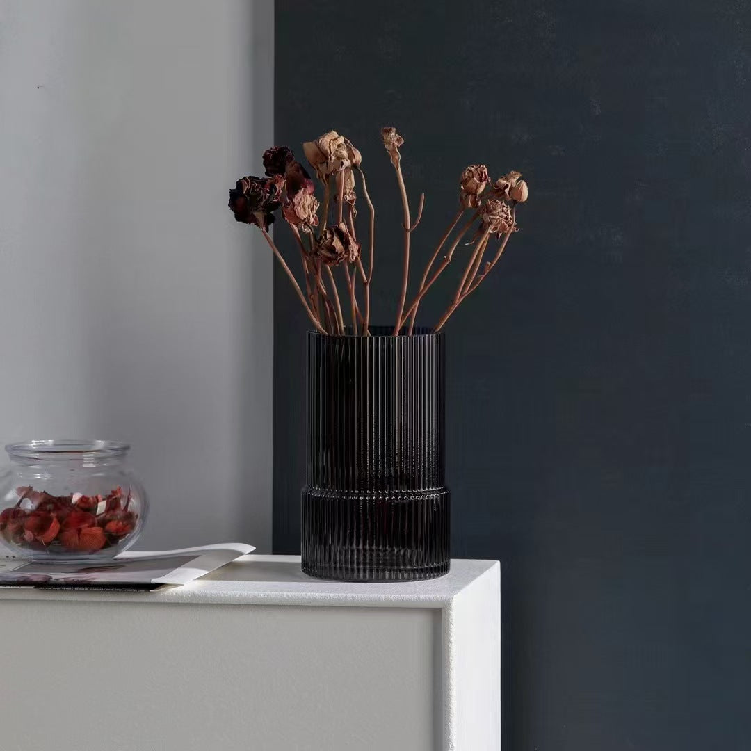 Elegante strukturierte Glastasse