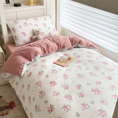 Playful Bow-Patterned Bedding Set Homeandso