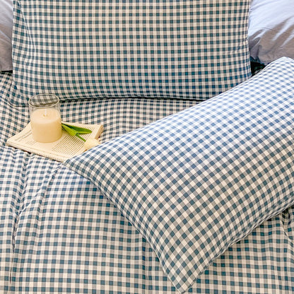 Stylish Plaid Bedding Set