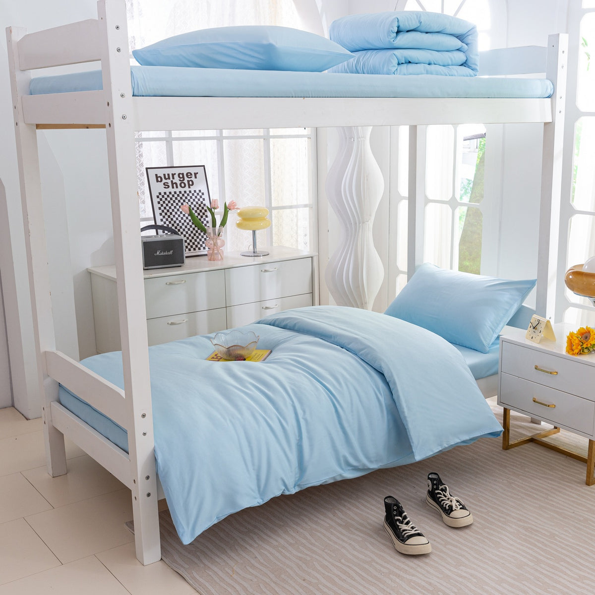 Lightweight Comforter Set