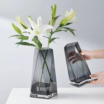Geometrischer Glasblumenhalter