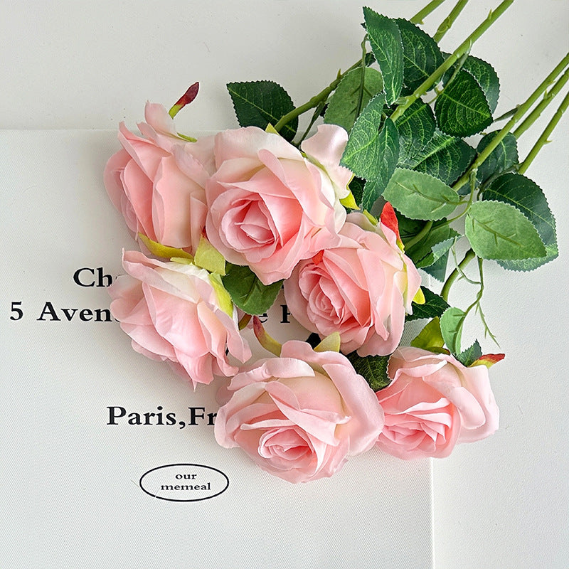 Decorative Realistic Rose Bouquet