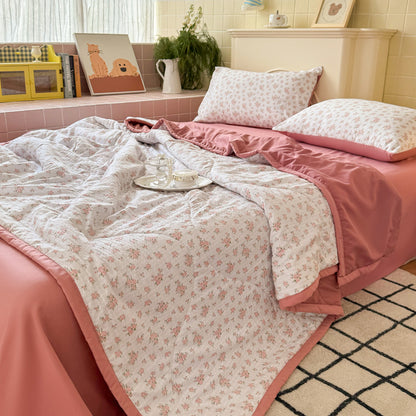 Reversible Floral Print Quilt Set