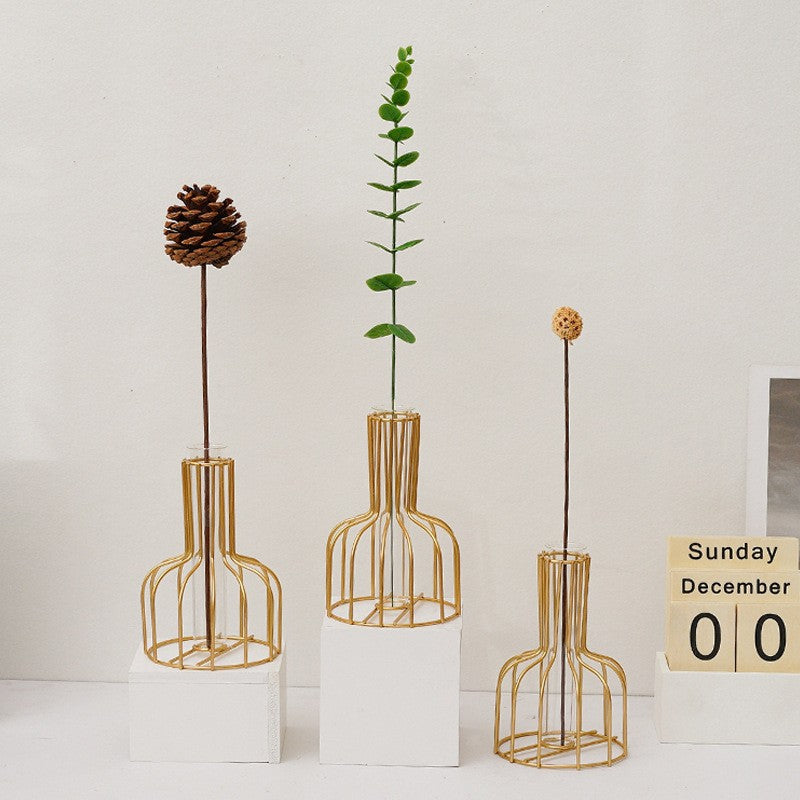 Elegant Wire Frame Glass Flower Vase Homeandso