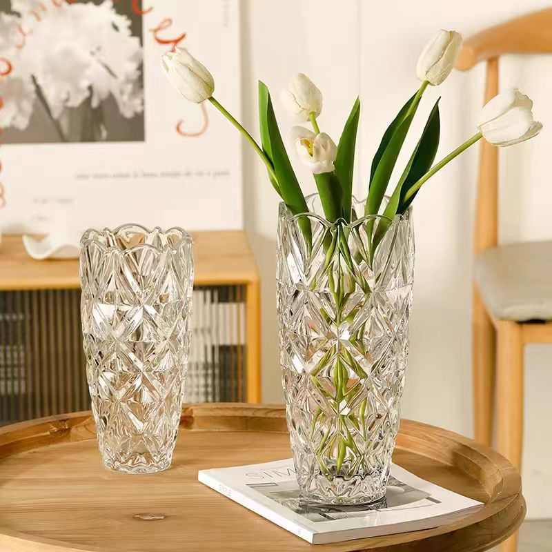 Eleganter geschnittener Kristallblumenvasen
