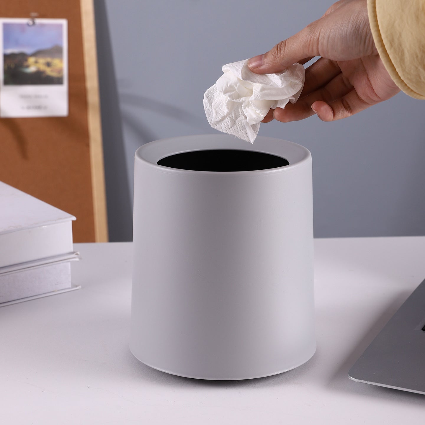 Minimalist Round Trash Bin Homeandso