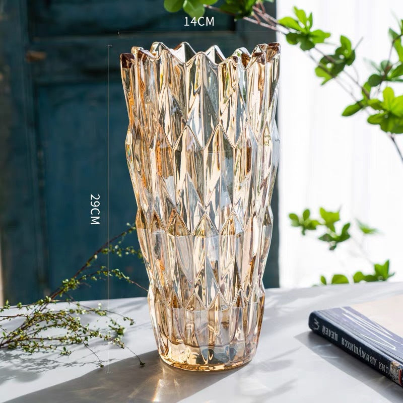 Geometrischer Schnitt Kristallvase