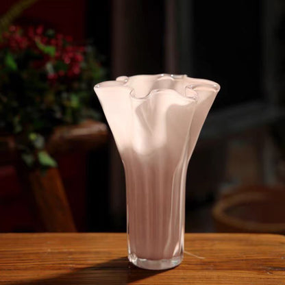 Elegante strukturierte Blumenvase
