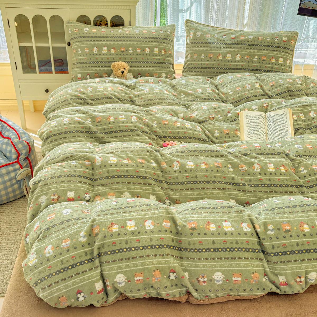 Playful Animal-Themed Comforter Set Homeandso