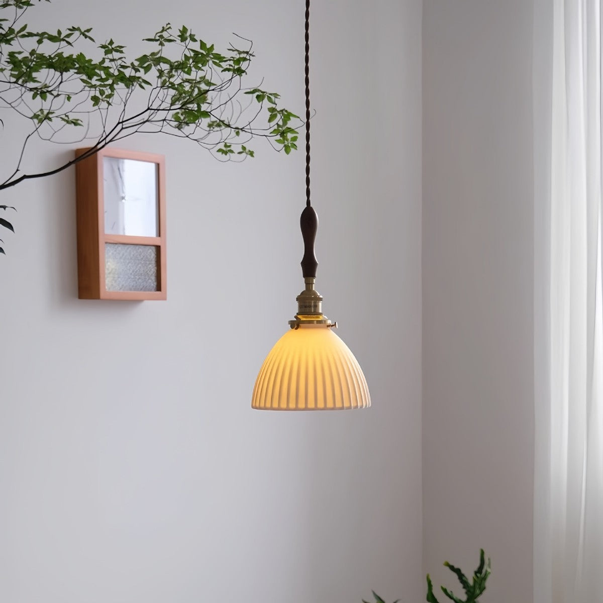 Vintage-Style Glass Pendant Lamp