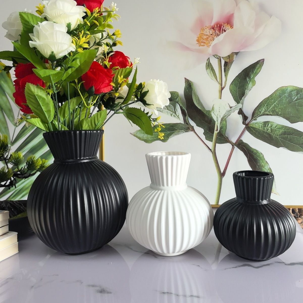 Elegant Ribbed Ceramic Vase