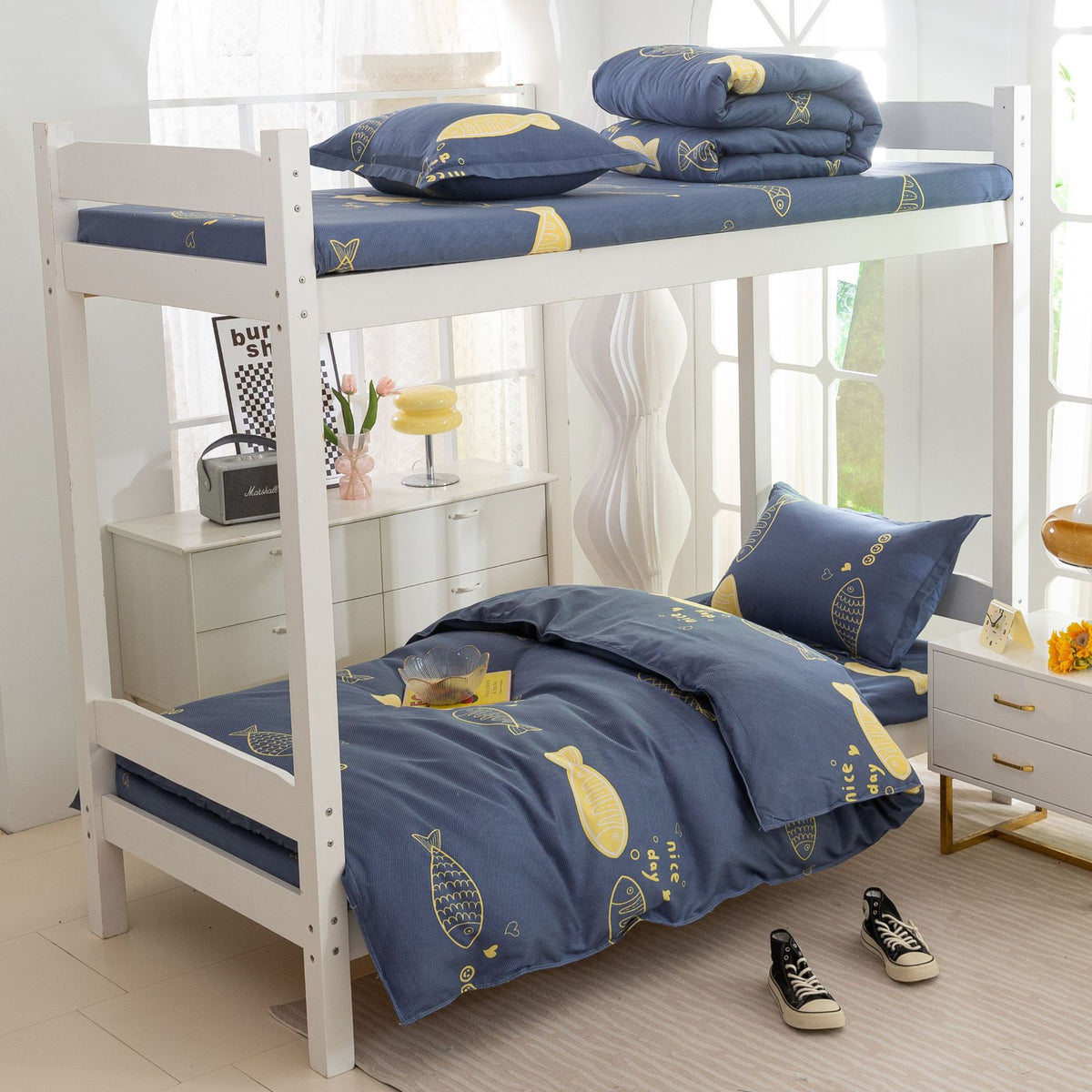 Lightweight Comforter Set